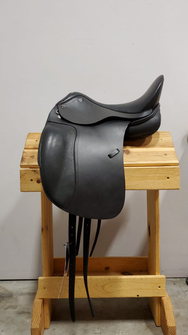 DP Saddlery Classic Dressage 6293- S17.5