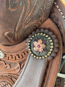 alamo saddlery medusa barrel saddle, concho tooling close up