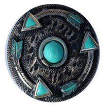 Load image into Gallery viewer, alamo saddlery aztec barrel saddle, close up of concho