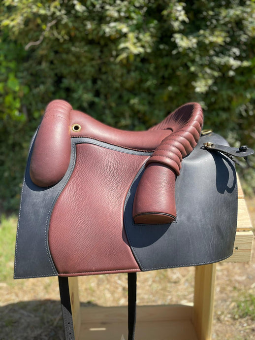 dp saddlery amarant 4544 side view, outdoors